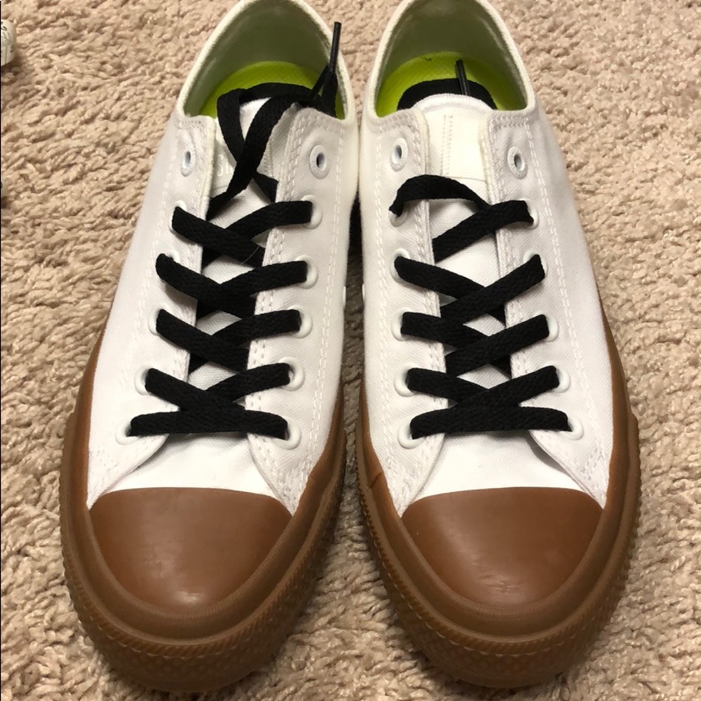 Converse women’s 8.5